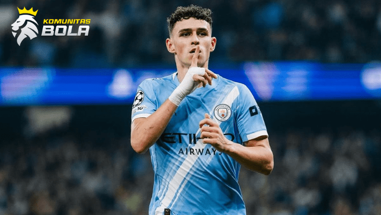 Phil Foden berseragam Manchester City dikaitkan dengan transfer ke Galatasaray