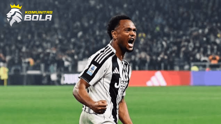 Pemain Juventus melakukan selebrasi penuh semangat setelah mencetak gol dalam pertandingan Liga Italia Serie A di depan ribuan pendukung.