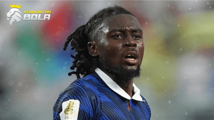 Manu Kone gelandang AS Roma yang mulai dijauhi Manchester United di bursa transfer musim panas 2026